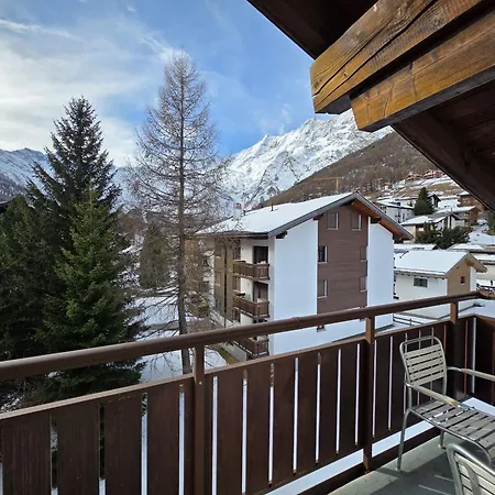 Vallesia Penthouse Lägenhet Saas Fee